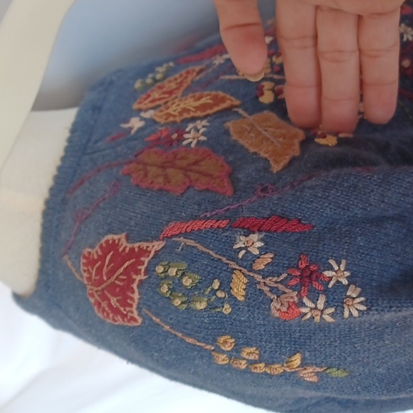 Tiara Autumn Leaf cardigan size PM, 20" PTP, 22" L - Picture 5 of 7